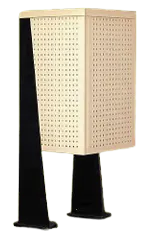 Bote rectangular perforado sobre postes